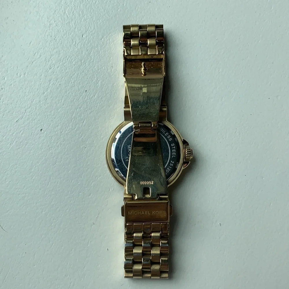 WOMEN’S Michael Kors Watch
